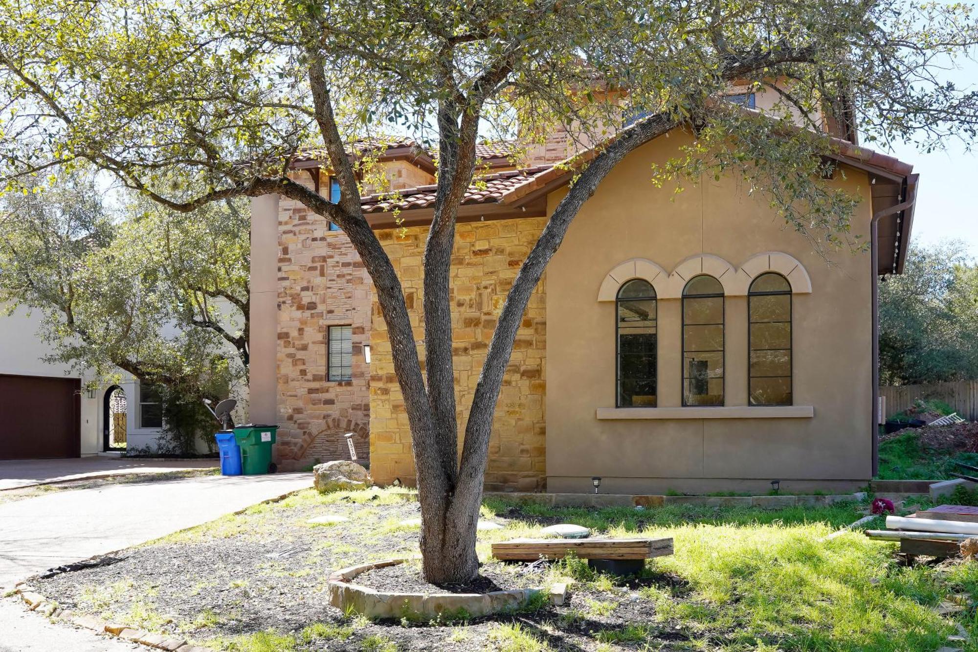 Holiday home Huge Travis Family House With Ev Charger! Austin