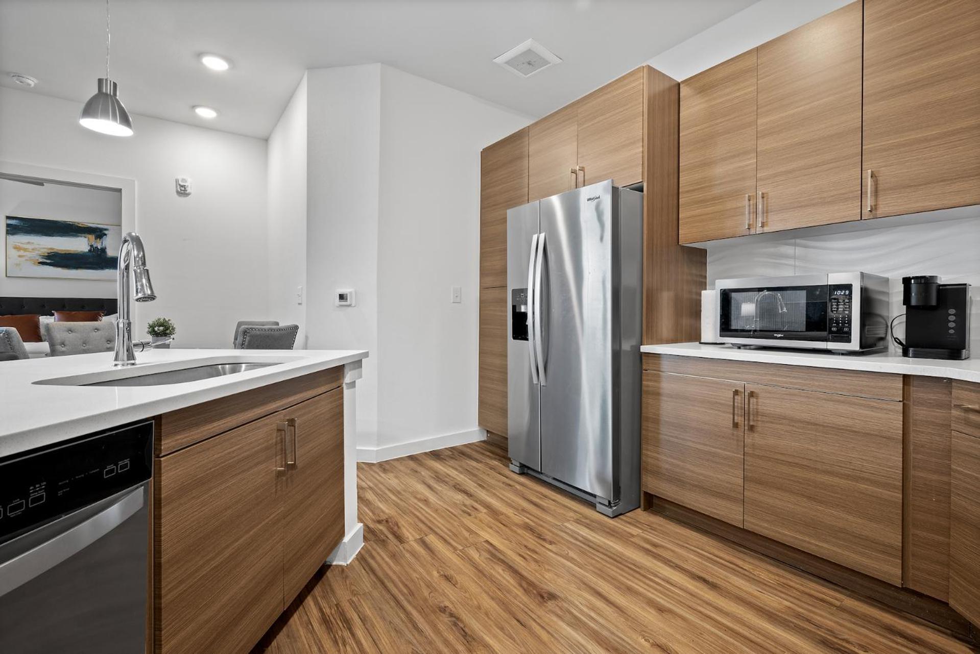 Luxury In Riverside - 10mins To Airport Apartment *