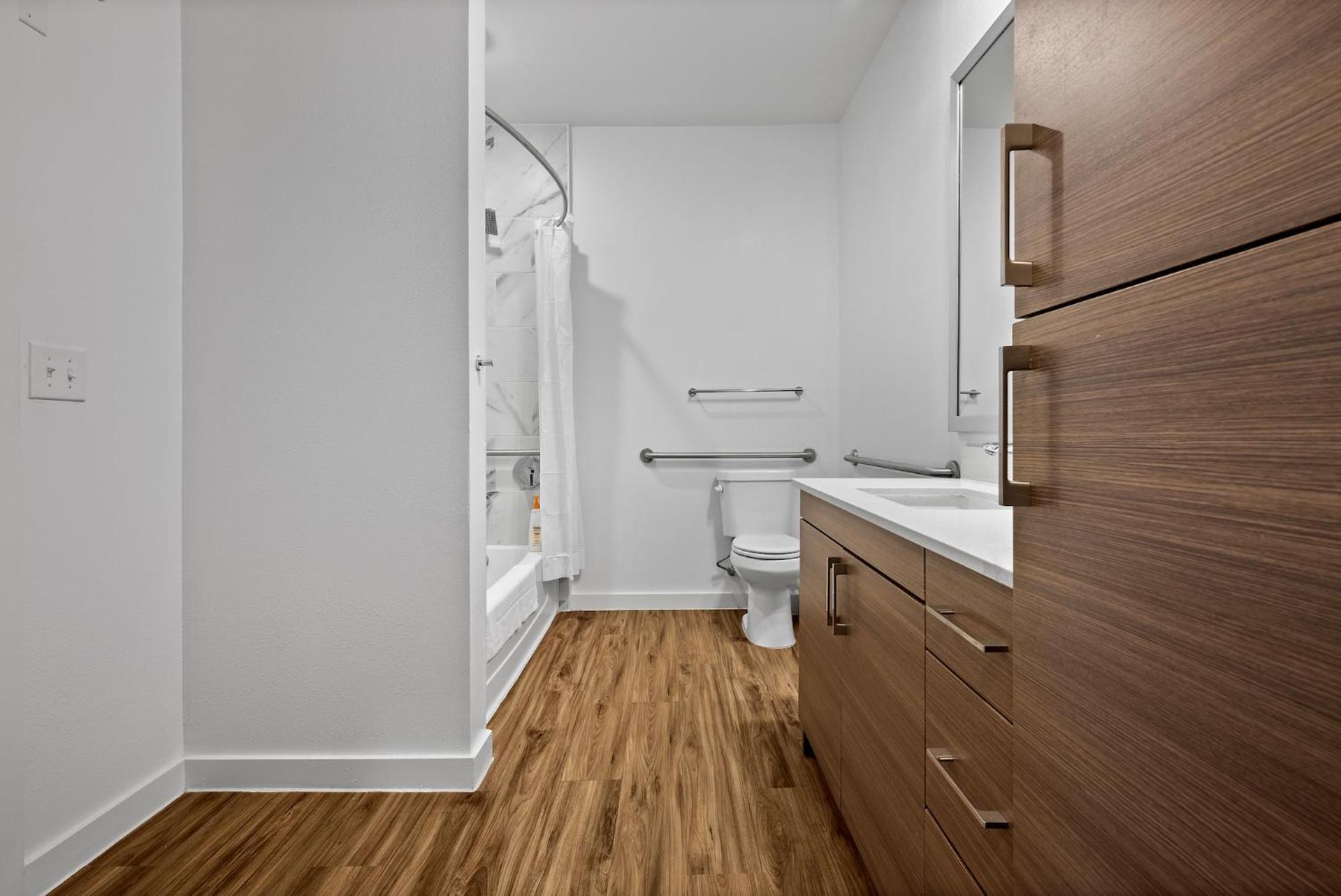 Apartment Luxury In Riverside - 10mins To Airport Austin