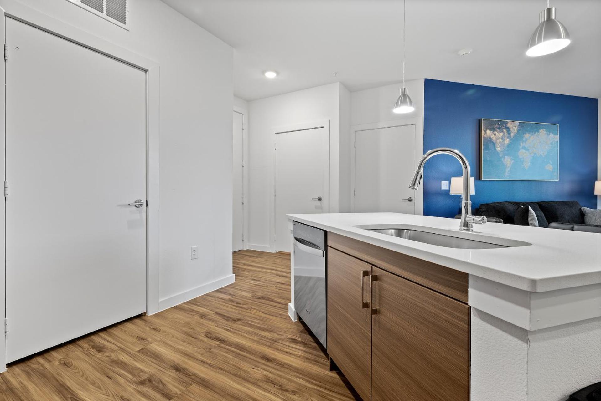 Luxury In Riverside - 10mins To Airport Apartment *