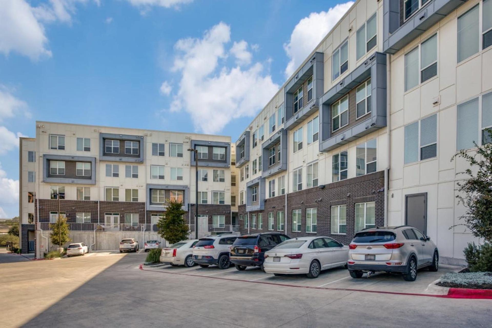Luxury In Riverside - 10mins To Airport Apartment *