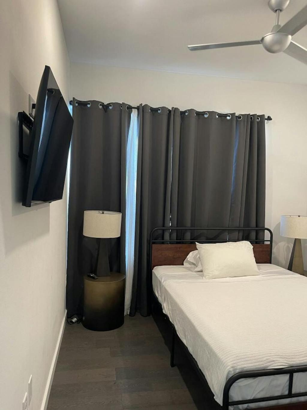 Apartment Tailgate Penthouse 2 Blocks From Ut Stadium Austin