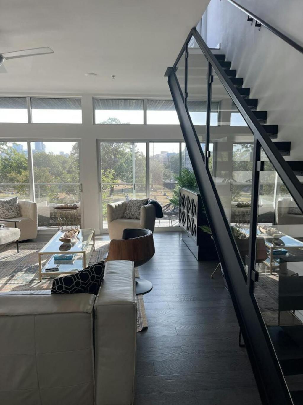 Apartment Tailgate Penthouse 2 Blocks From Ut Stadium