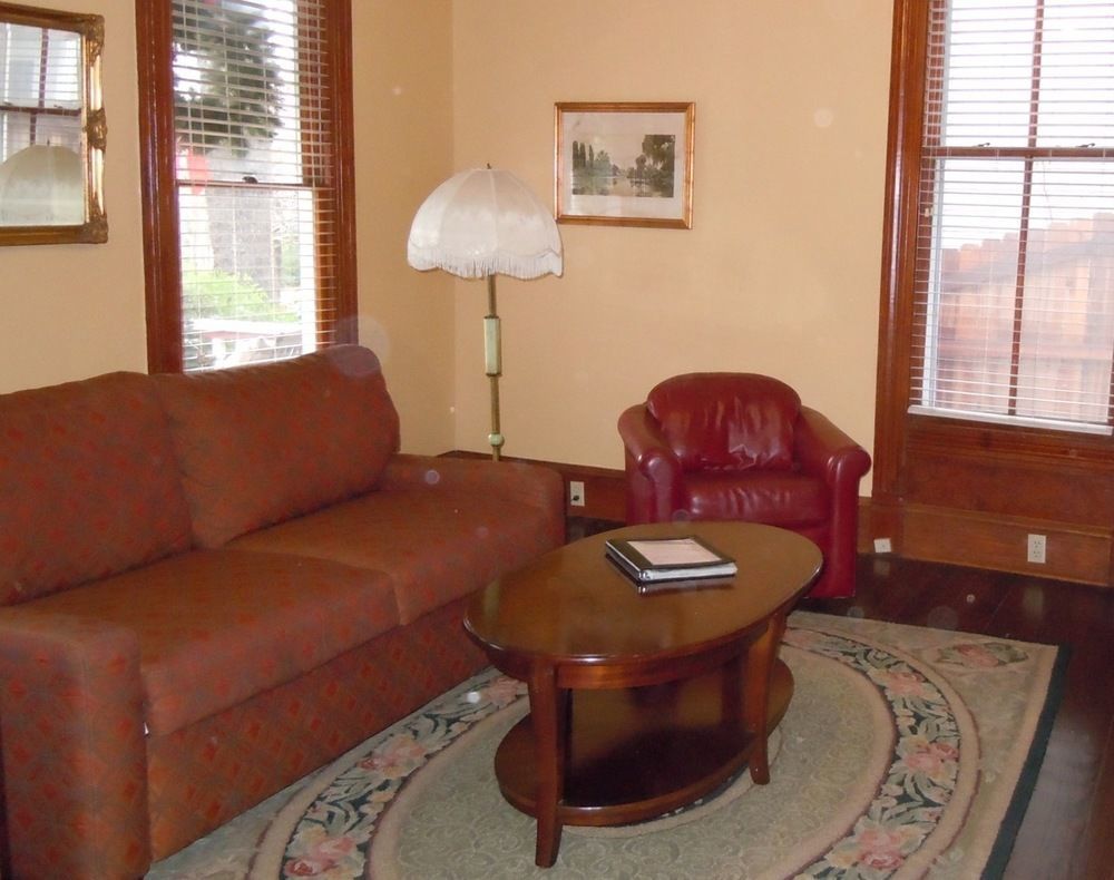 Brava House Bed & Breakfast Austin