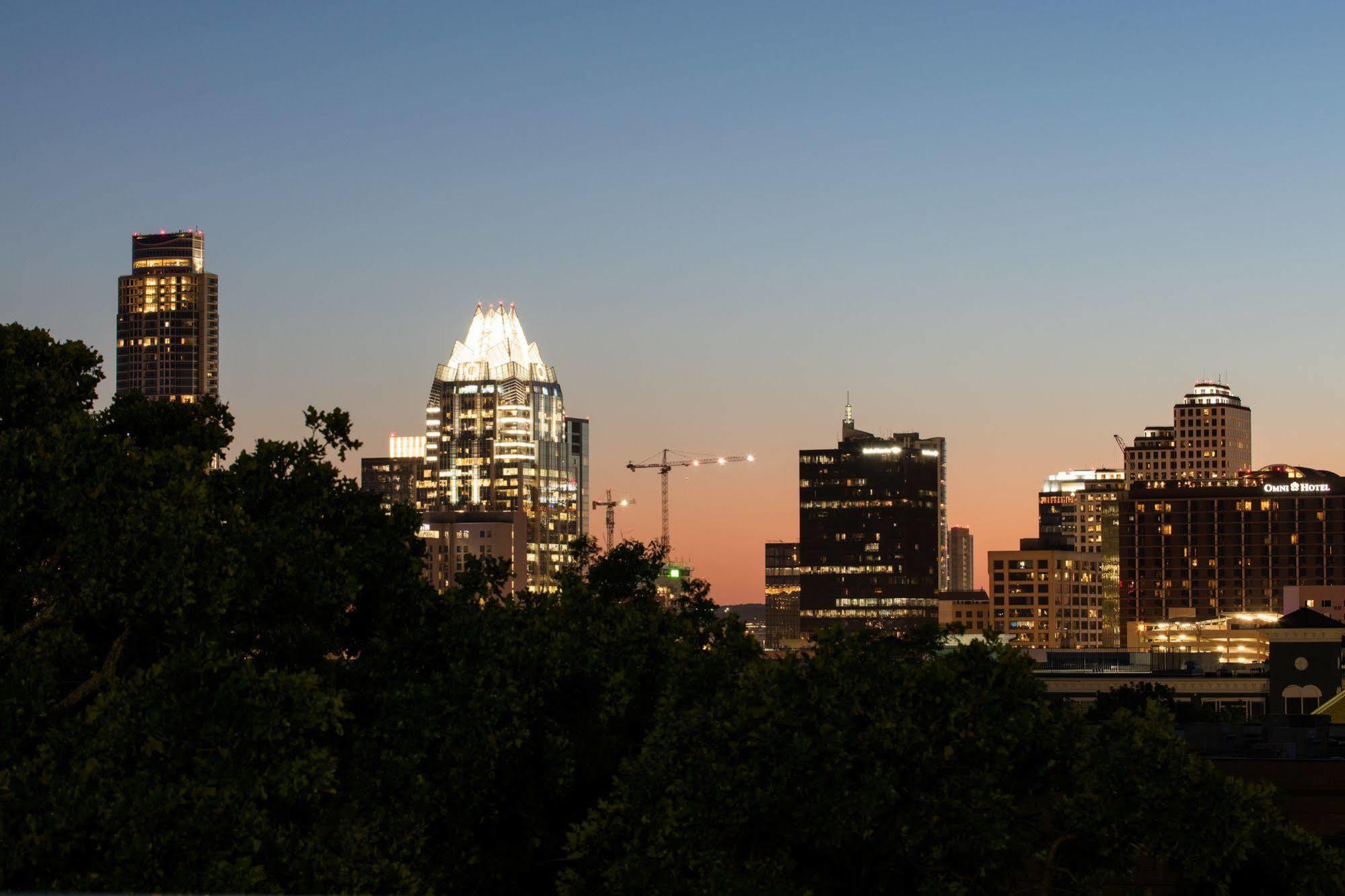 Hotel Eleven Austin