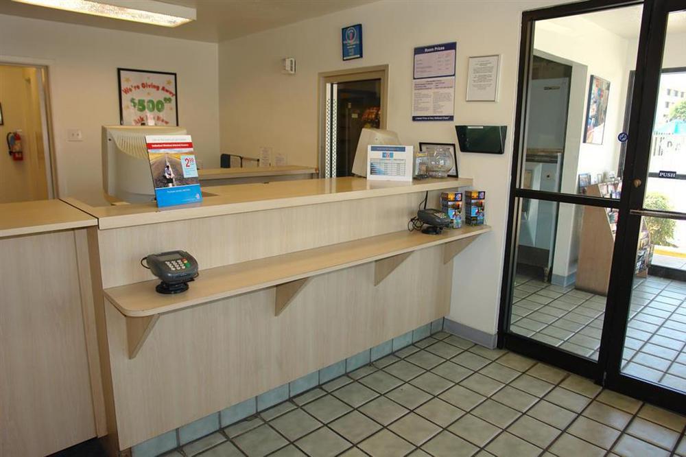 Hotel 6-austin, Tx - Airport - South 3*